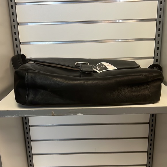 100% Genuine Leather Laptop Bag-Black 18” - Picture 12 of 13